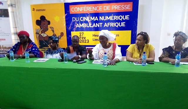 Les responsables du Cinéma Numérique Ambulant (CNA) Afrique